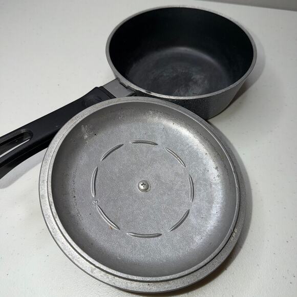 1970s Club Cast Aluminum 1 Quart Saucepan and Lid Speckled Grey Club Cooking Pan - Picture 4 of 9